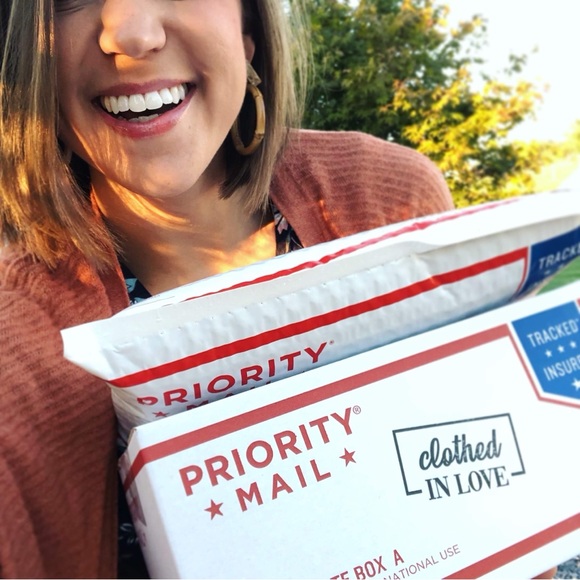 Meet Your Posher! ✨ - Picture 4 of 4